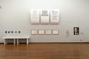 Schrift und Buch Ausstellung zum Thema Typografie, Grafik und Design.